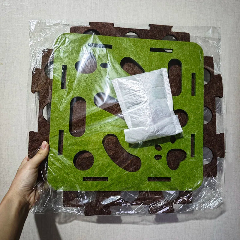 Cat Puzzle Maze Toy – Interactive Felt Box with Bell Ball