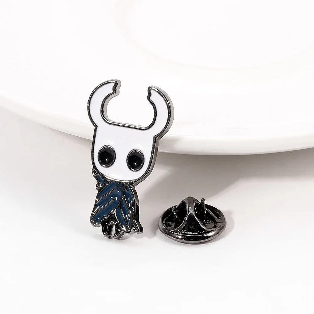 Hollow Knight Enamel Pin – Insectoid Knight Brooch