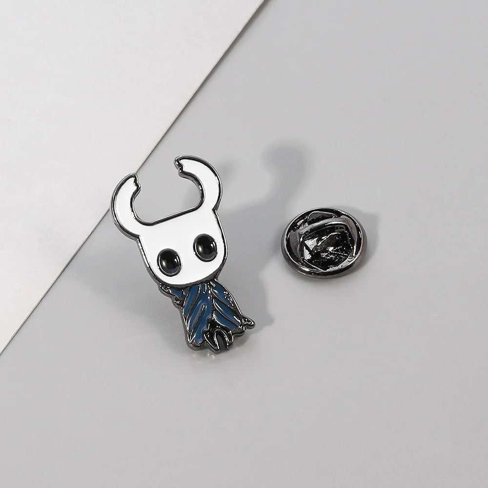 Hollow Knight Enamel Pin – Insectoid Knight Brooch